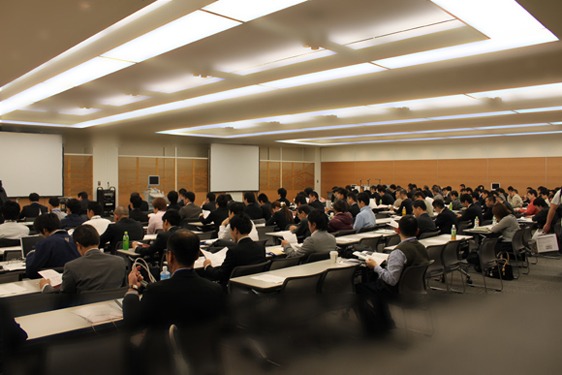基調講演の質疑応答の様子